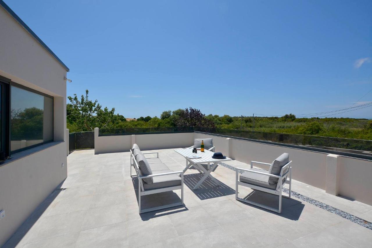 Villa Flamingo - 4 Bedrooms - Private Pool - Next To Renowned Issos Beach & Lake Korission Línia Extérieur photo