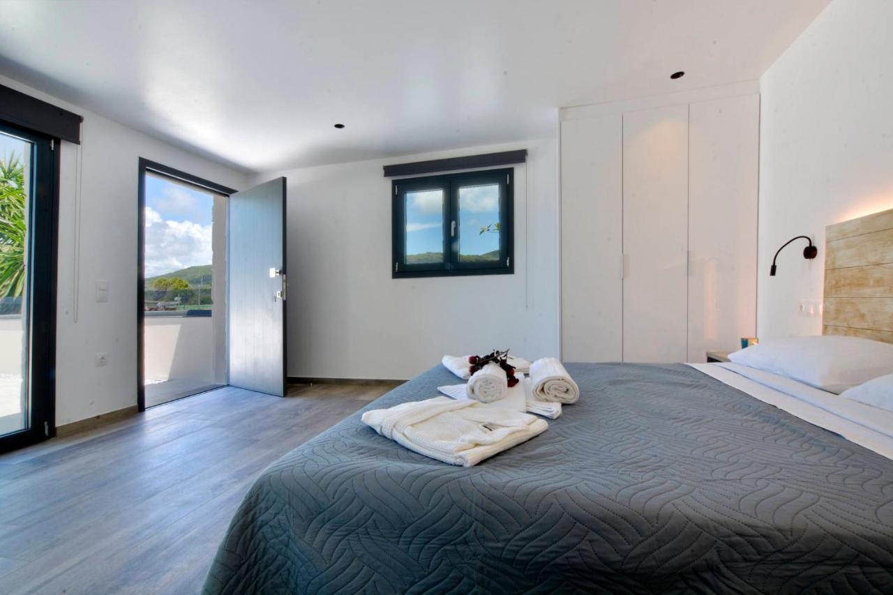 Villa Flamingo - 4 Bedrooms - Private Pool - Next To Renowned Issos Beach & Lake Korission Línia Extérieur photo