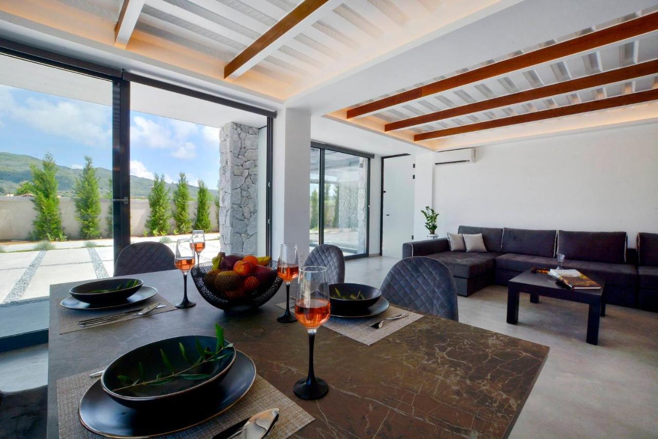 Villa Flamingo - 4 Bedrooms - Private Pool - Next To Renowned Issos Beach & Lake Korission Línia Extérieur photo
