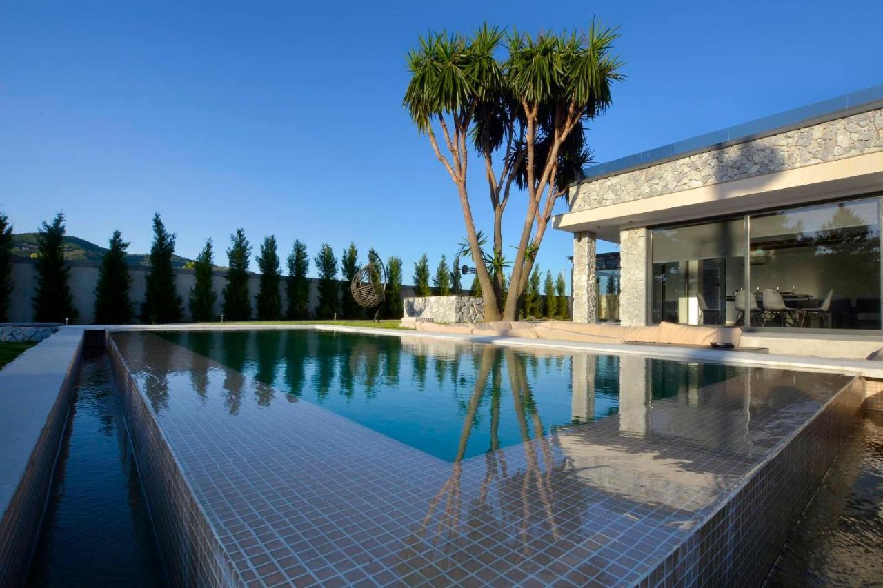 Villa Flamingo - 4 Bedrooms - Private Pool - Next To Renowned Issos Beach & Lake Korission Línia Extérieur photo